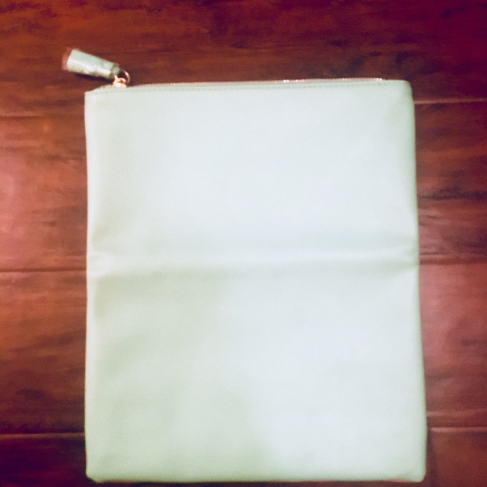 NEW! Gorgeous Large Fold-over Reversible Clutch 😎 - Picture 5 of 8
